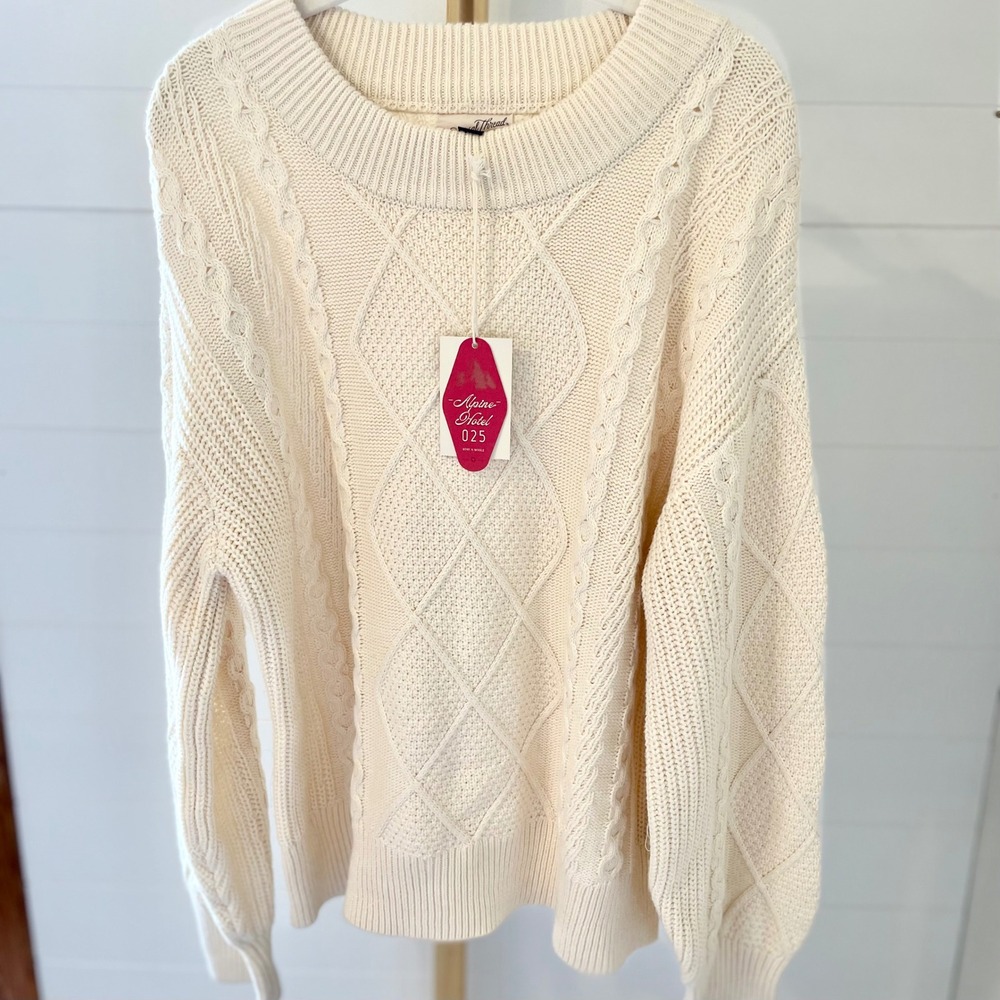 Universal Thread Womens Cream‎ Cable Knit Diamond Sweater XL Crew Neck Off-White